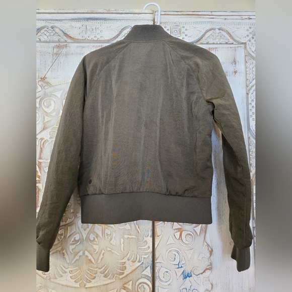 Lululemon Athletic Bomber Jacket Womens Small Green - Picture 2 of 9